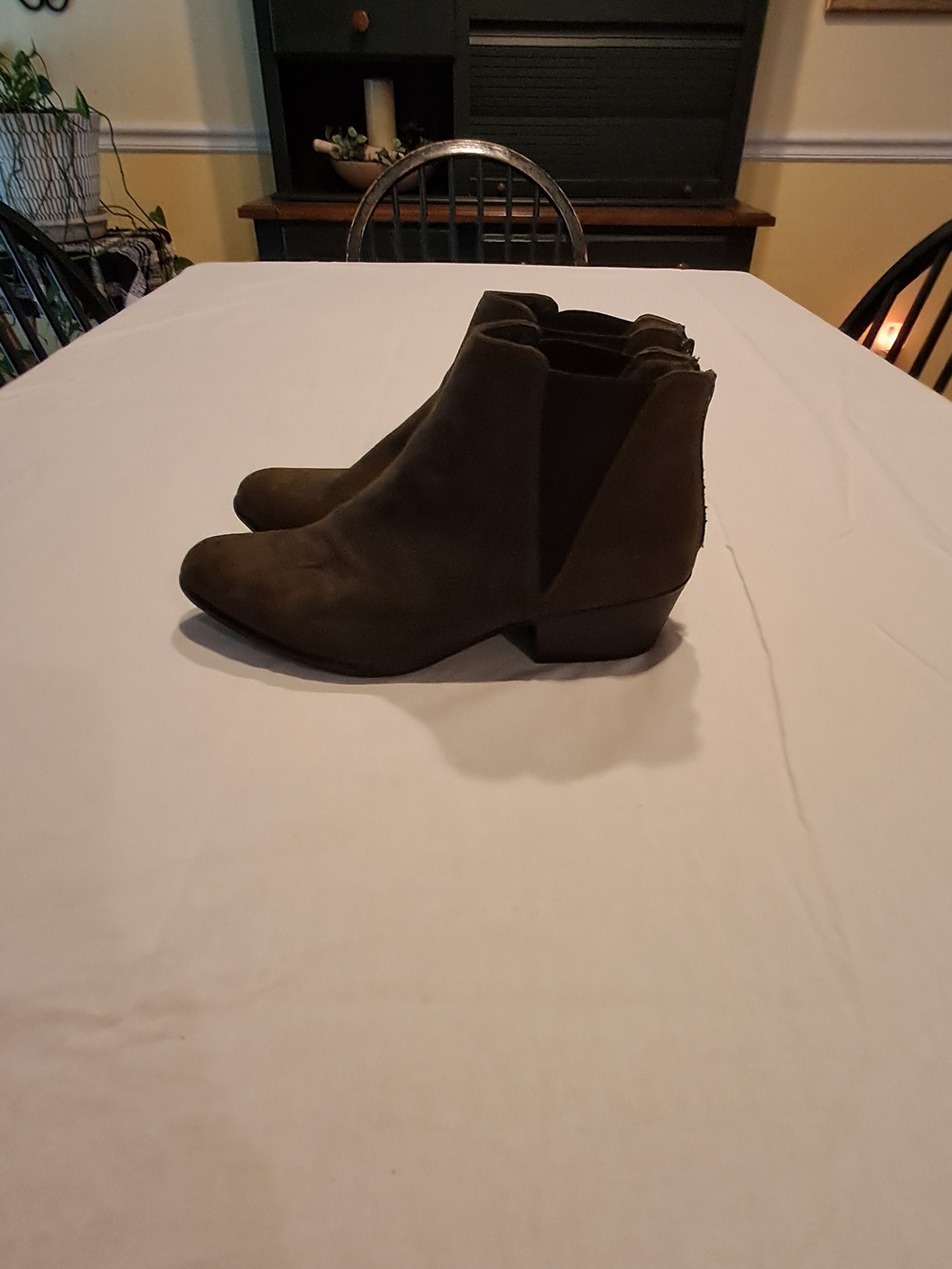 ESPRIT Women's Olive Suede Ankle Boots - Classic Chelsea Style Size 8M - Picture 2 of 4